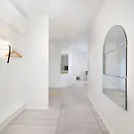 Appartement Spacious 1br Near Center, Free Parking By Feelshome