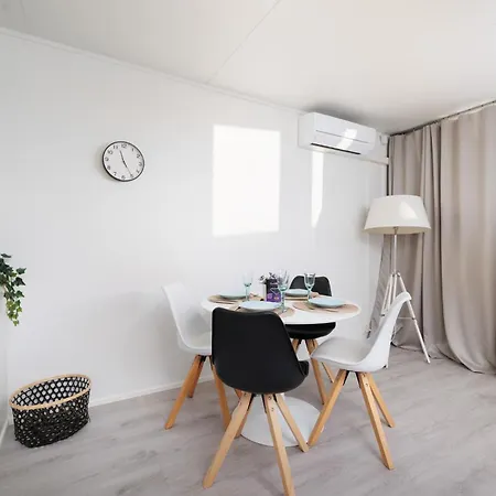 شقة Spacious 1br Near Center, Free Parking أولو