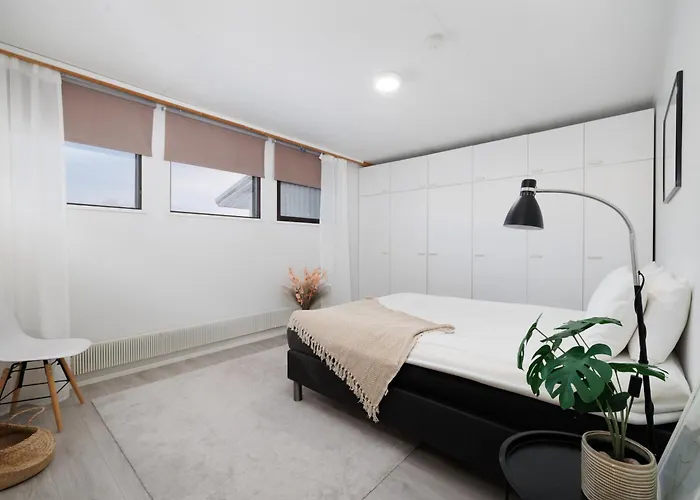 Appartamento Spacious 1Br Near City Center, Free Parking By Feelshome